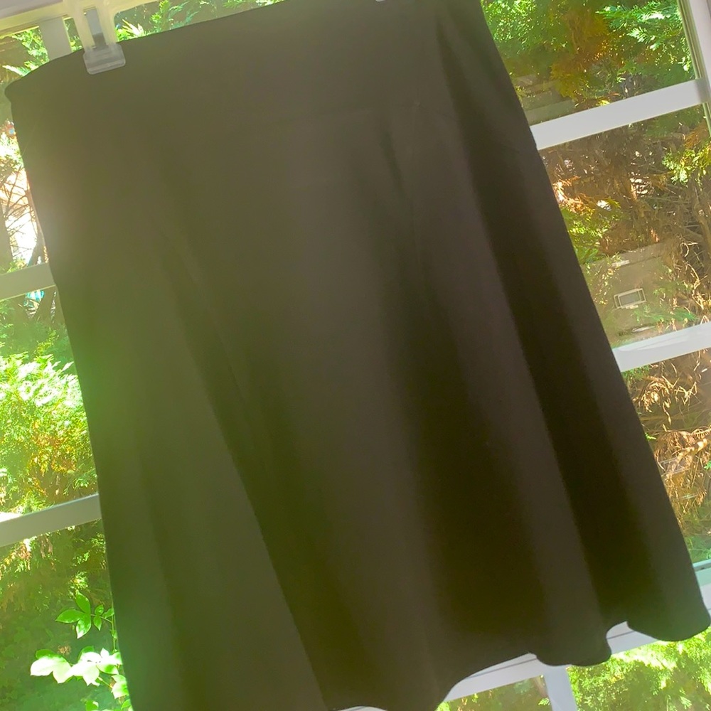 Max edition banded black cute skirt-size small